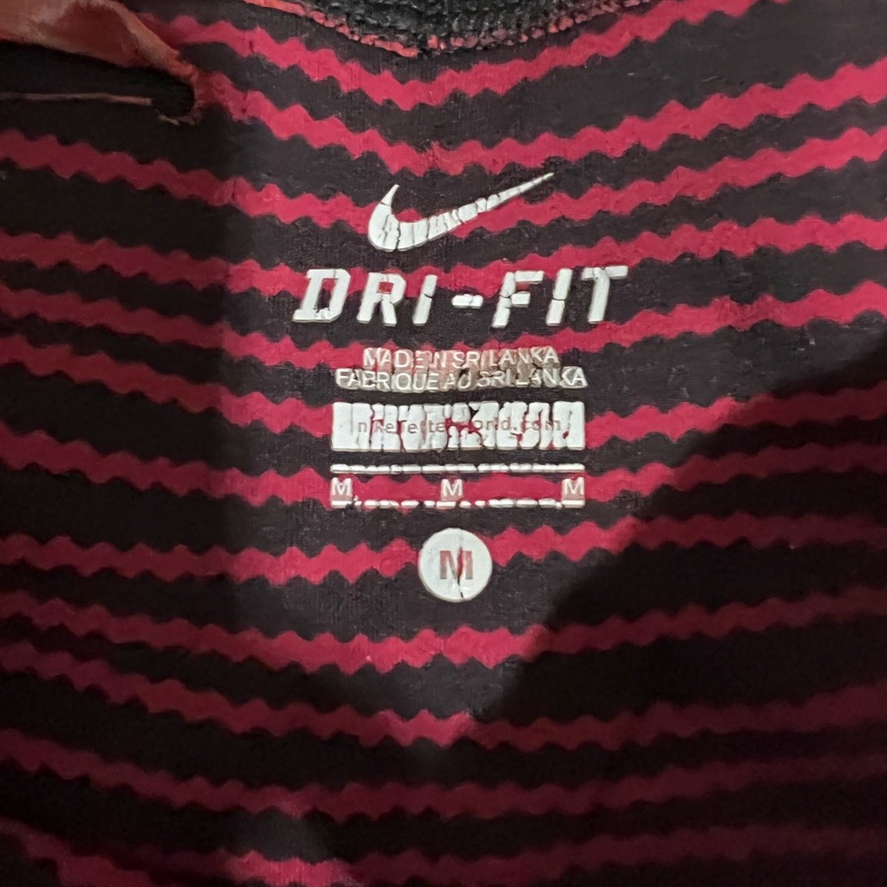 Red and black ombré Nike leggings size medium. Gently used. - Picture 5 of 7